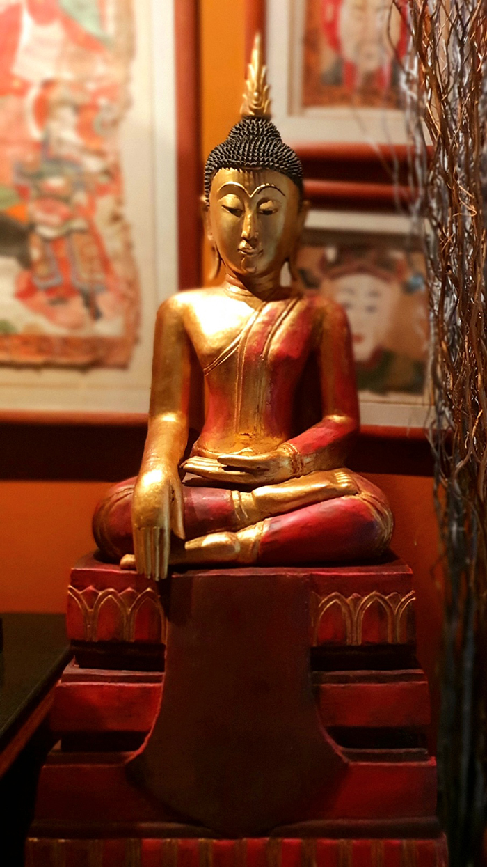 Extremely Rare 18C Bronze Burmese Shan Buddha # DW092